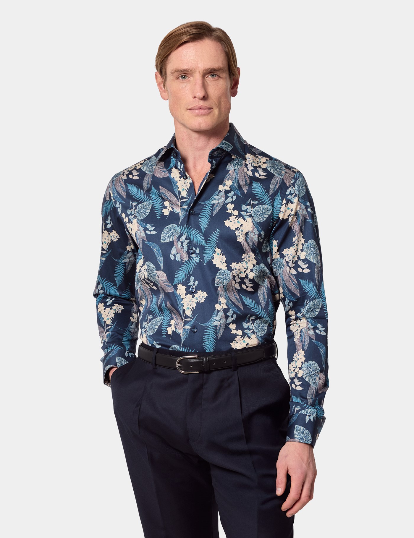 Hawes & Curtis Slim Fit Navy & Blue Floral Curtis Shirt Size: XS