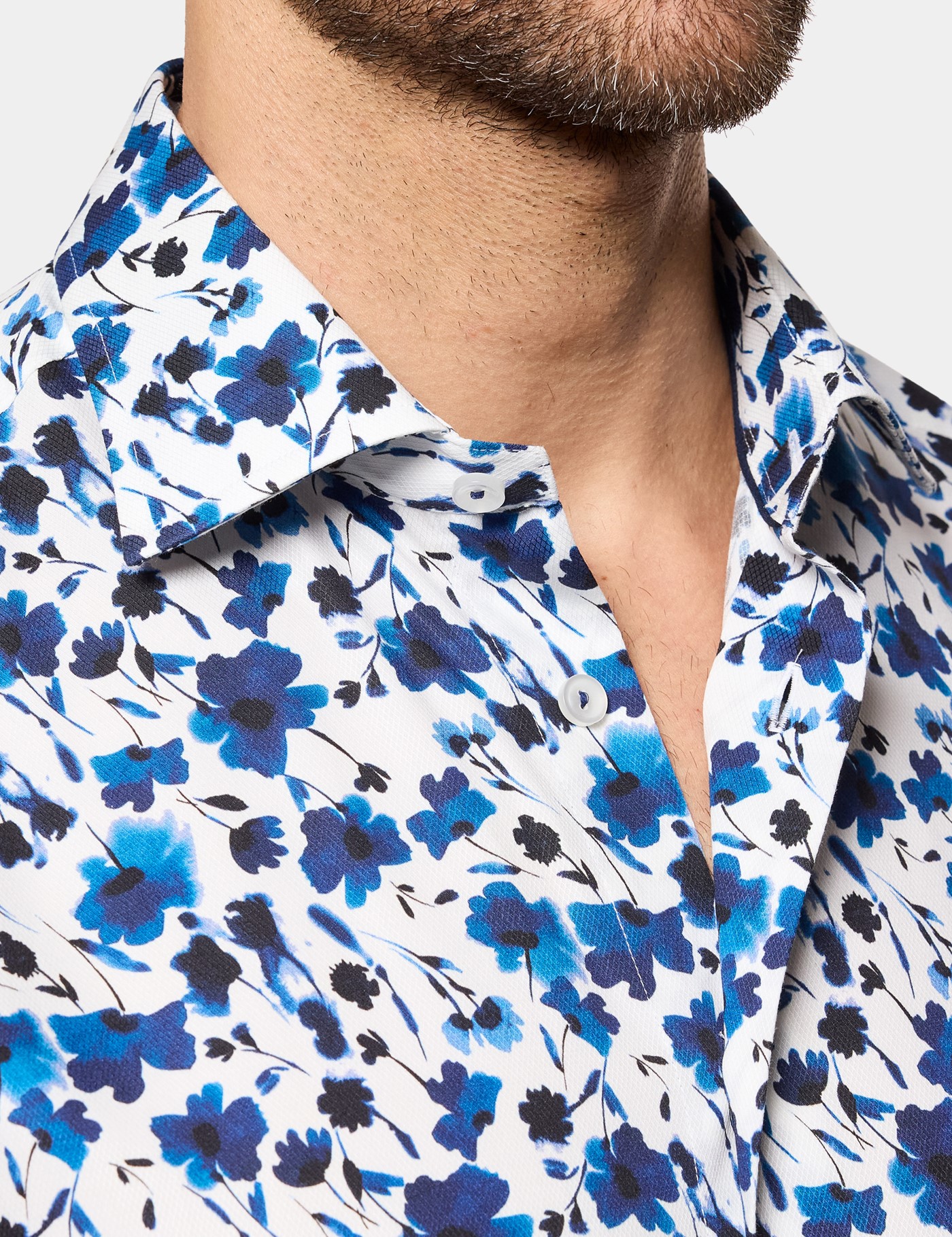Hawes & Curtis Slim Fit White & Blue Floral Diamond Weave Curtis Shirt Size: Small image 3