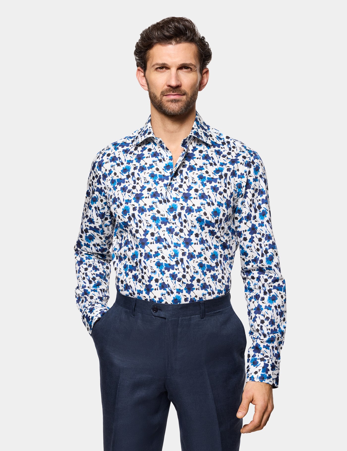 Hawes & Curtis Slim Fit White & Blue Floral Diamond Weave Curtis Shirt Size: Small