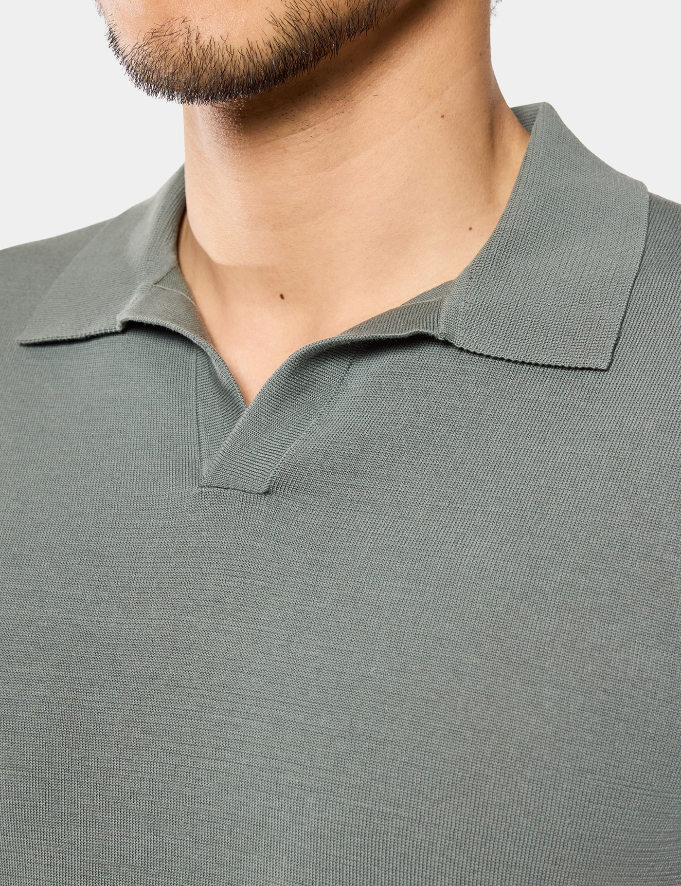 Hawes & Curtis Dark Sage Premium Knit Polo Shirt Size: Medium image 3