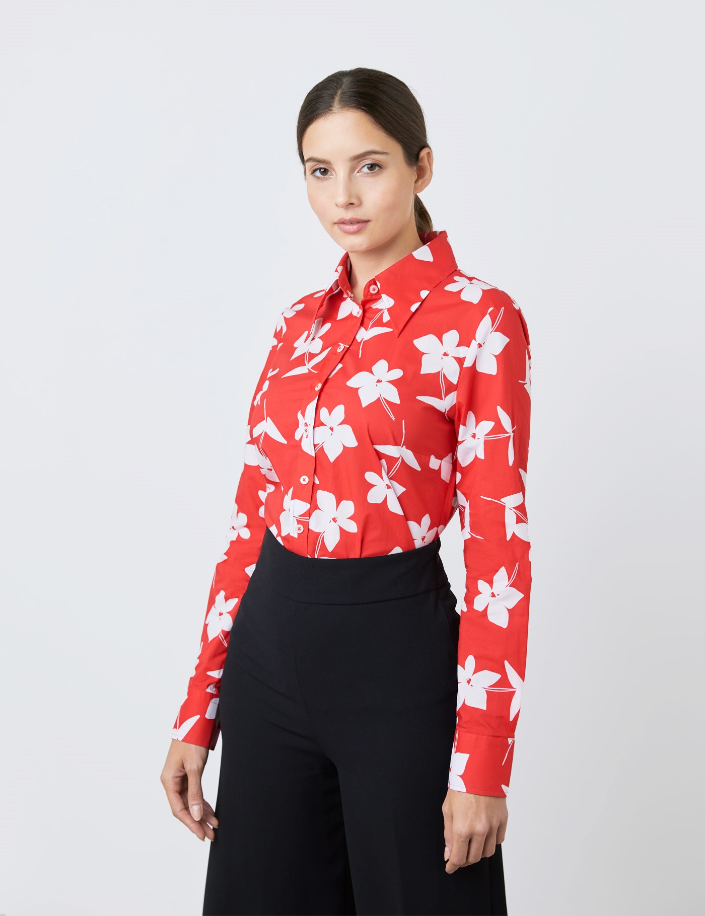 Image of Hawes & Curtis Women's Floral Vintage Collar Semi-Fitted Blouse in Red/White Size  Satin