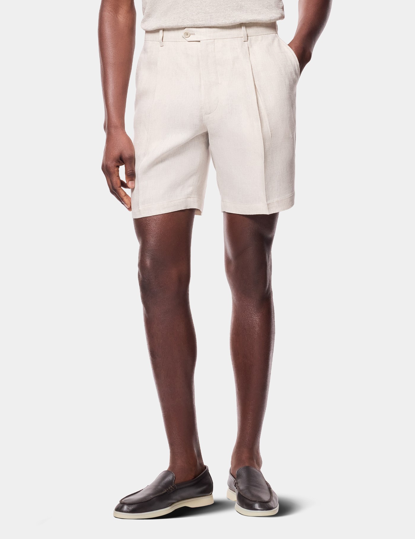 Hawes & Curtis Beige Pleated Linen Shorts Size: 34" (EU 50)