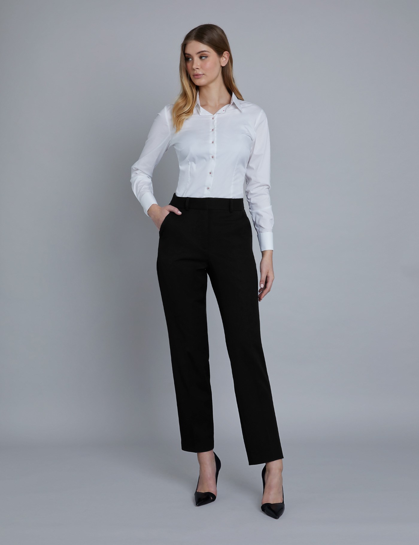 Image of Hawes & Curtis Women's Twill Pants in Black Size