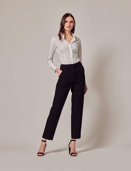 The Trouser Suit Styling Trick: How to Not Look Corporate in Tailoring |  Woman suit fashion, Suit fashion, Work fashion