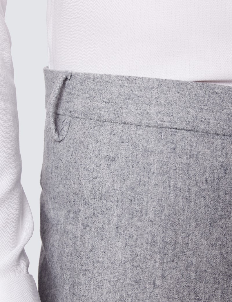 Buy VAN HEUSEN SPORT Solid Cotton Blend Tapered Fit Men's Work Wear Trousers  | Shoppers Stop
