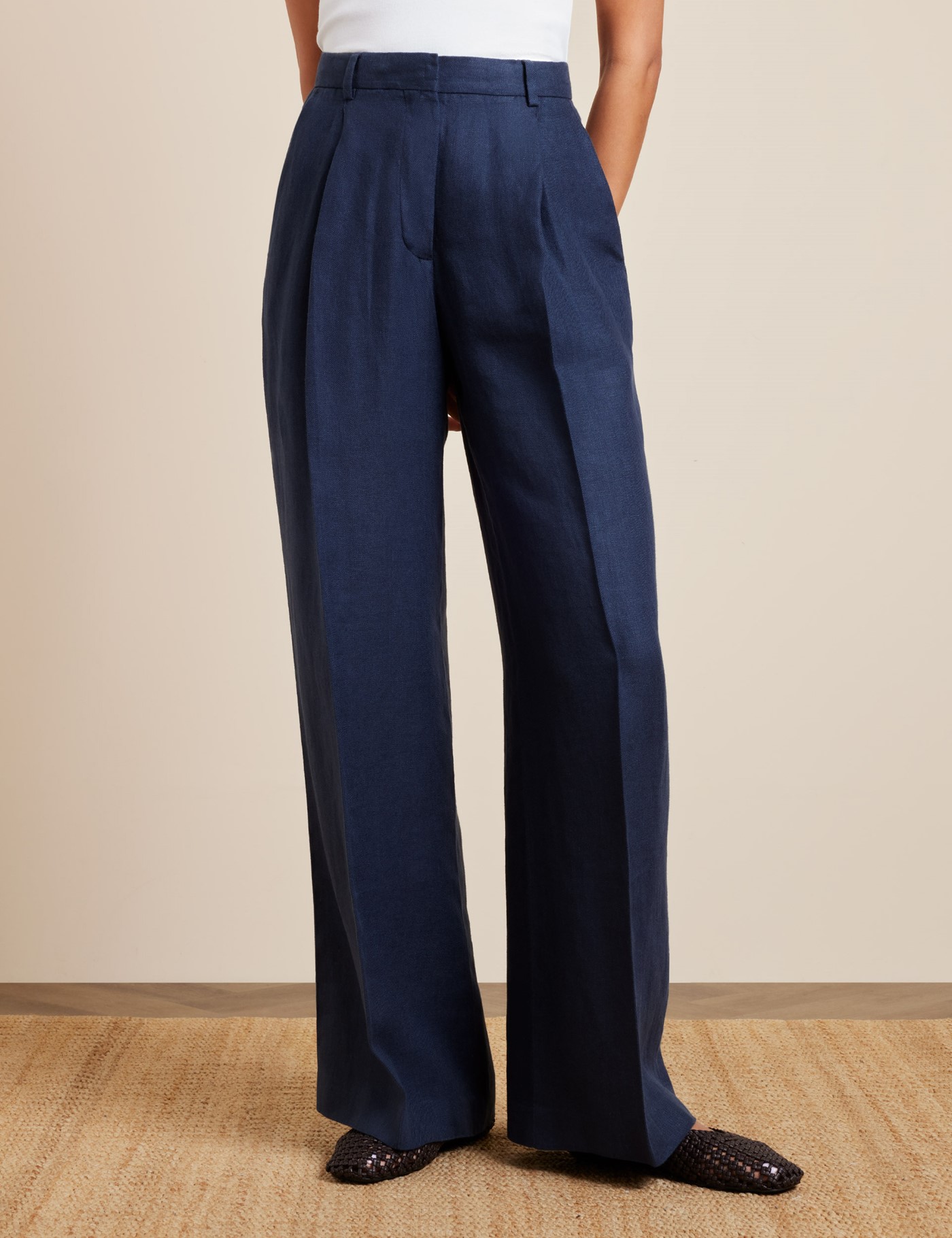 Hawes & Curtis Navy Pleated Wide Leg Linen Trousers Size: 20 Reg