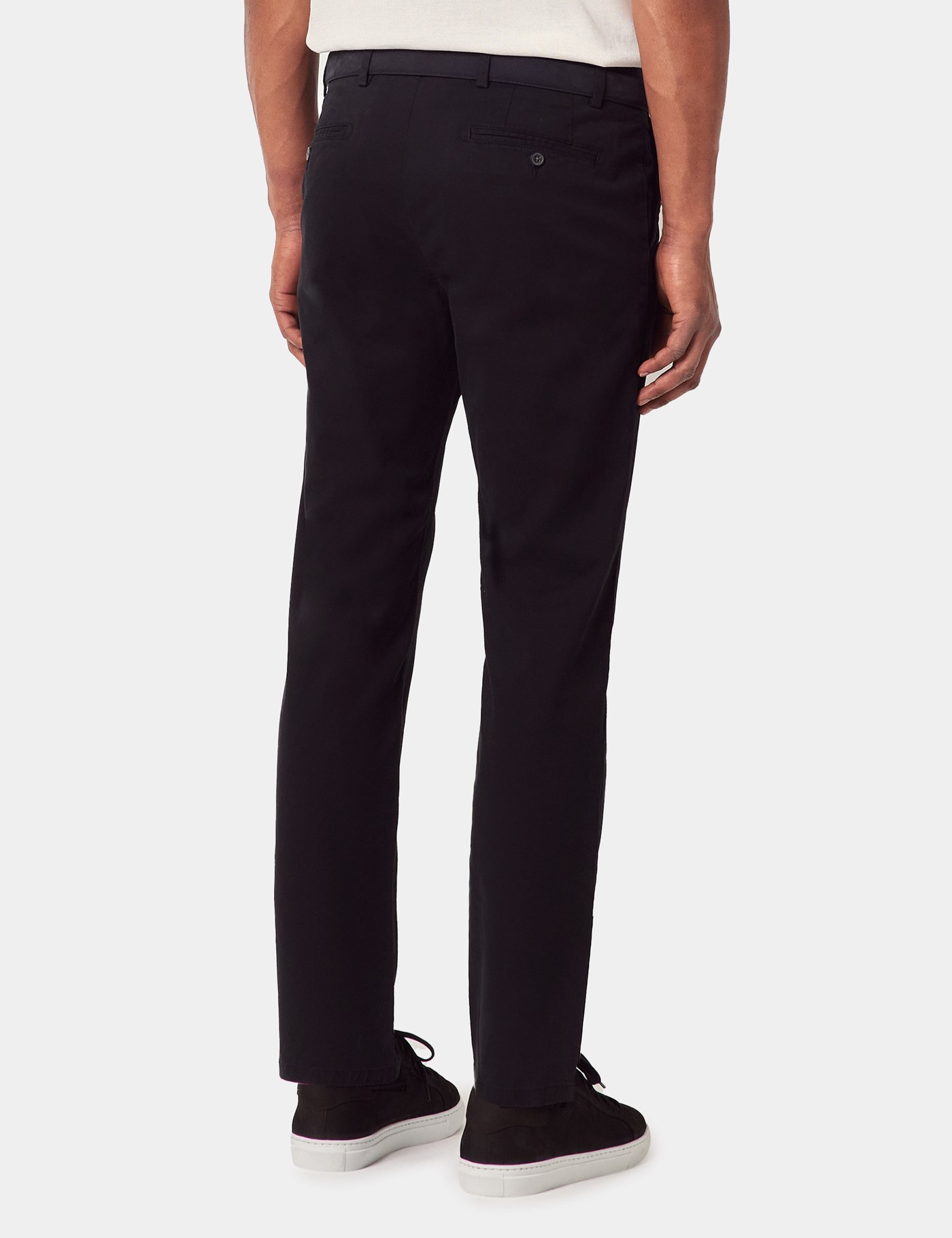 Hawes & Curtis Slim Fit Black Garment-Dyed Chinos Size: 44-31" image 4