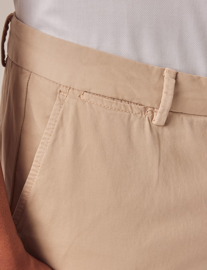 Buy Brown Mid Rise Semi-Tailored Chinos for Men Online at SELECTED HOMME|  278235801
