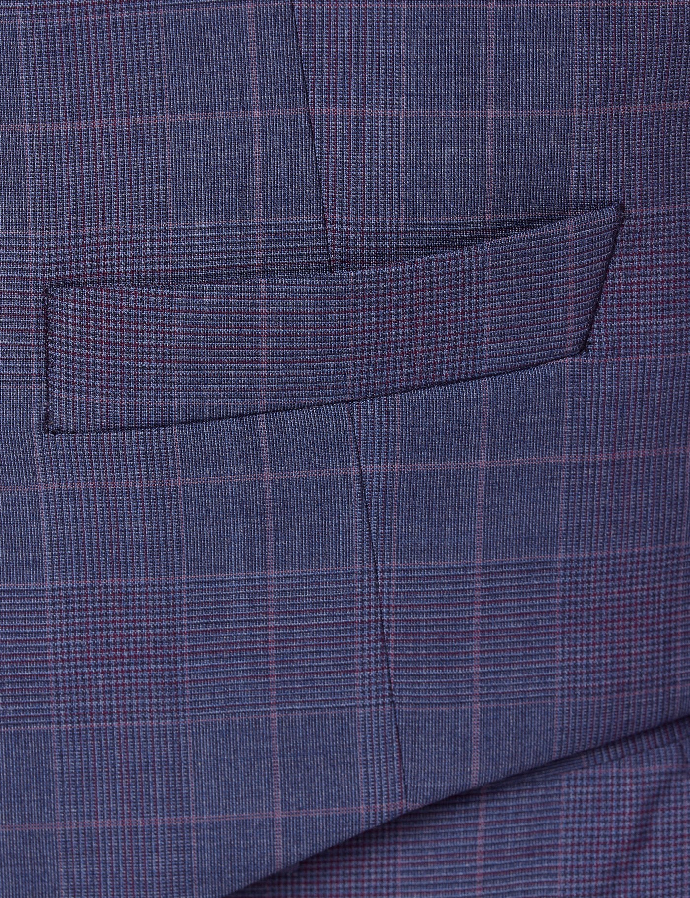 Hawes & Curtis Tailored Fit Blue & Pink Contrast Prince Of Wales Check 1913 Waistcoat Size: 38 reg (EU 48) image 3