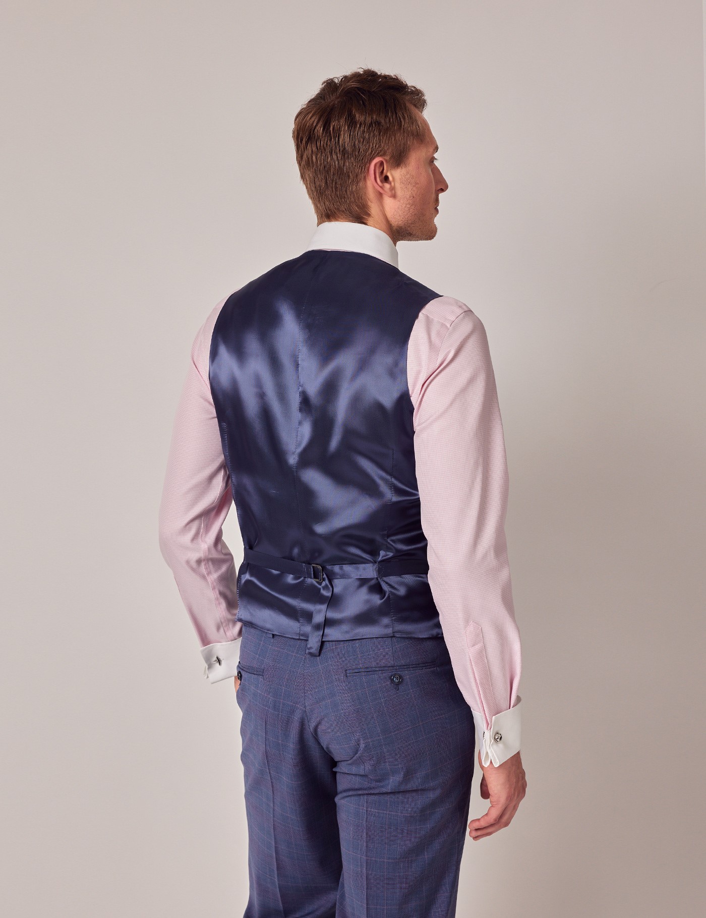 Hawes & Curtis Tailored Fit Blue & Pink Contrast Prince Of Wales Check 1913 Waistcoat Size: 38 reg (EU 48) image 4