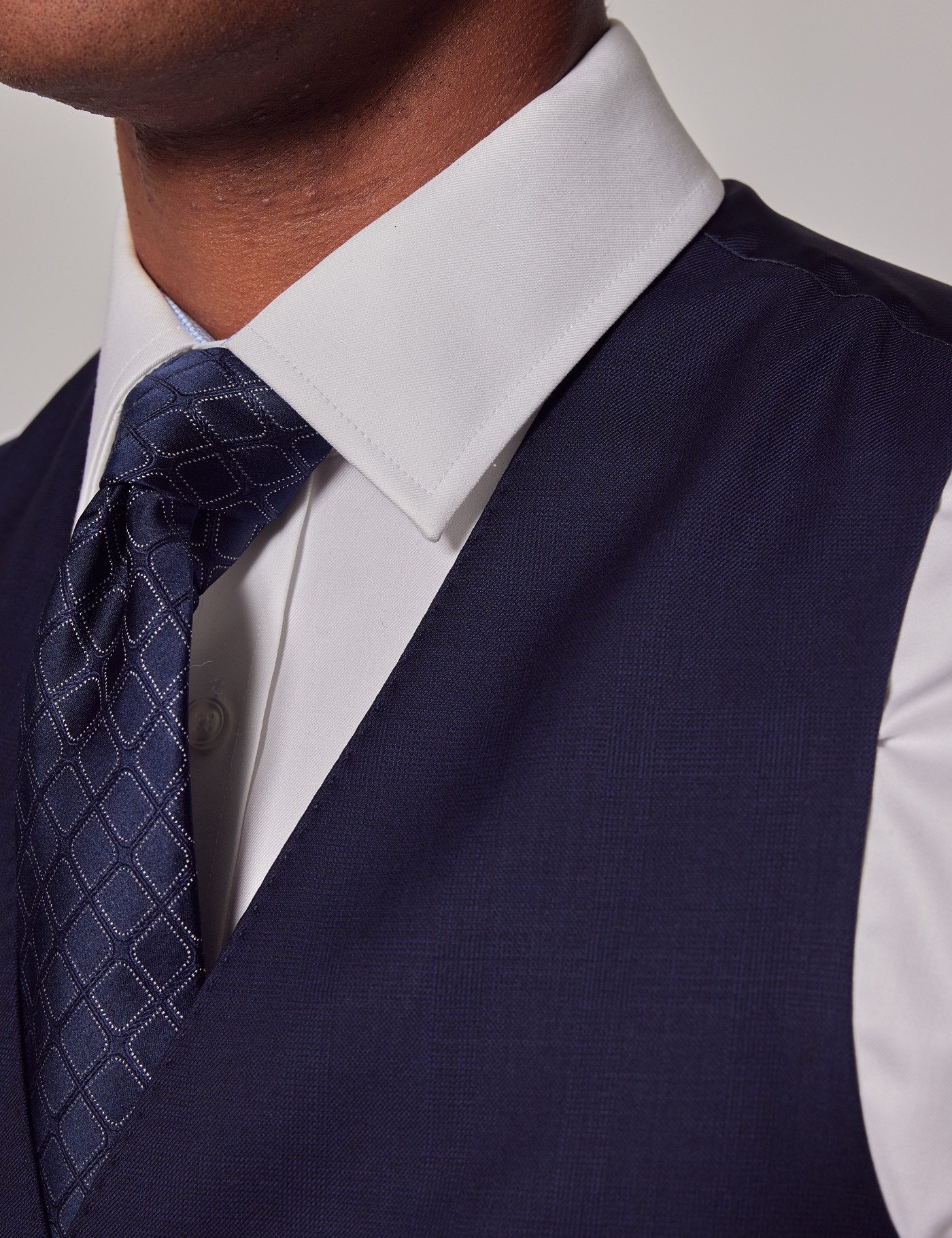 Hawes & Curtis Slim Fit Navy Check Waistcoat Size: 40 reg (EU 50) image 2