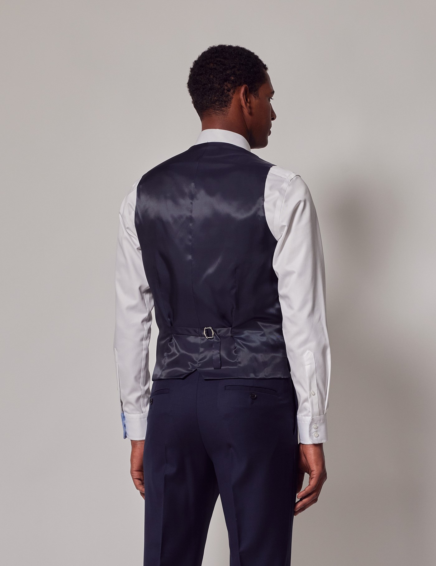 Hawes & Curtis Slim Fit Navy Check Waistcoat Size: 40 reg (EU 50) image 4