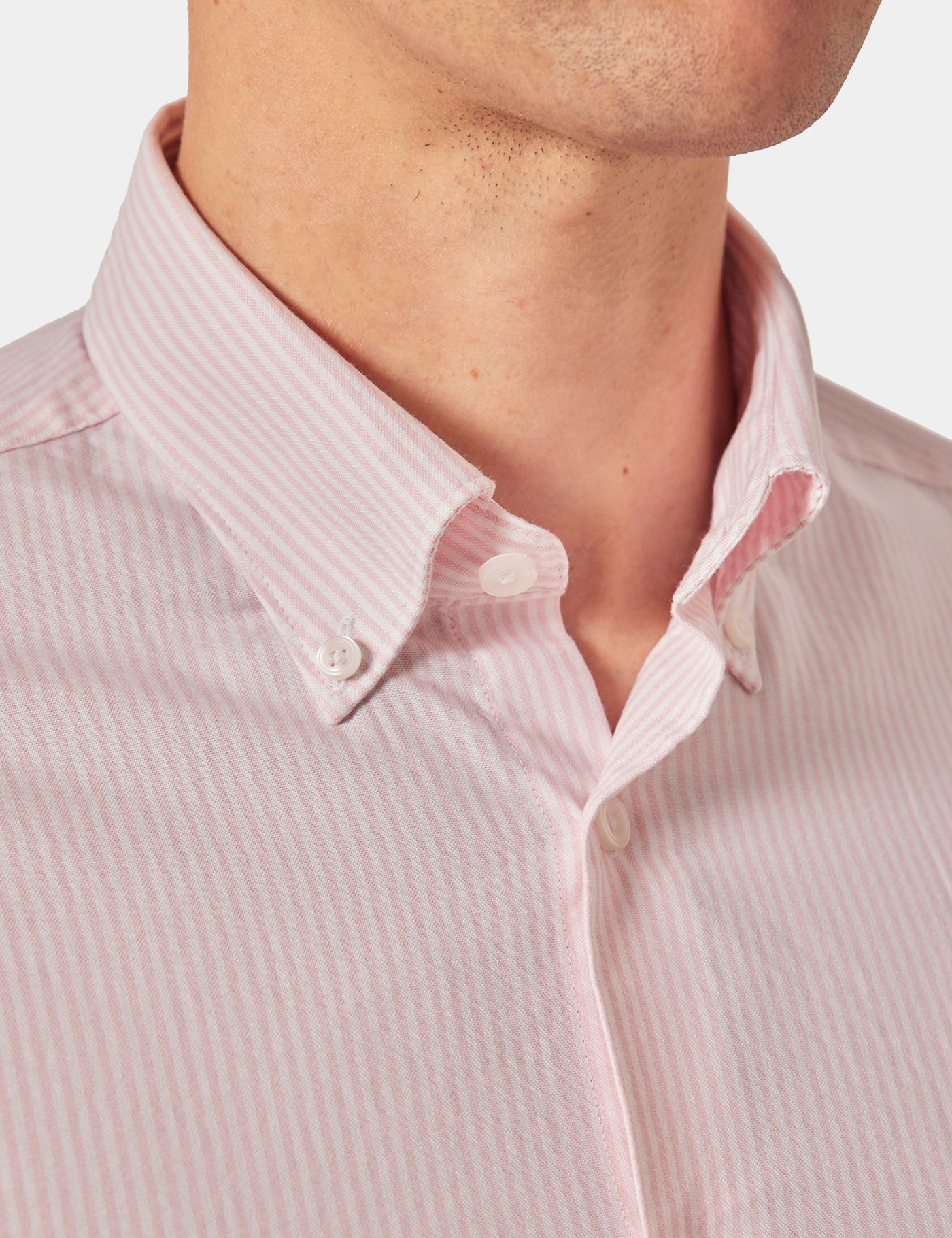 Hawes & Curtis Regular Fit Pink & White Stripe Washed Oxford Shirt Size: Small image 2