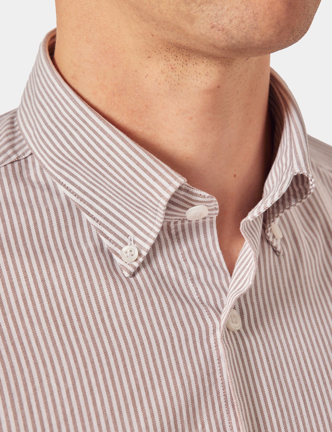 Hawes & Curtis Regular Fit White & Brown Stripe Washed Oxford Shirt Size: Large | Long image 2