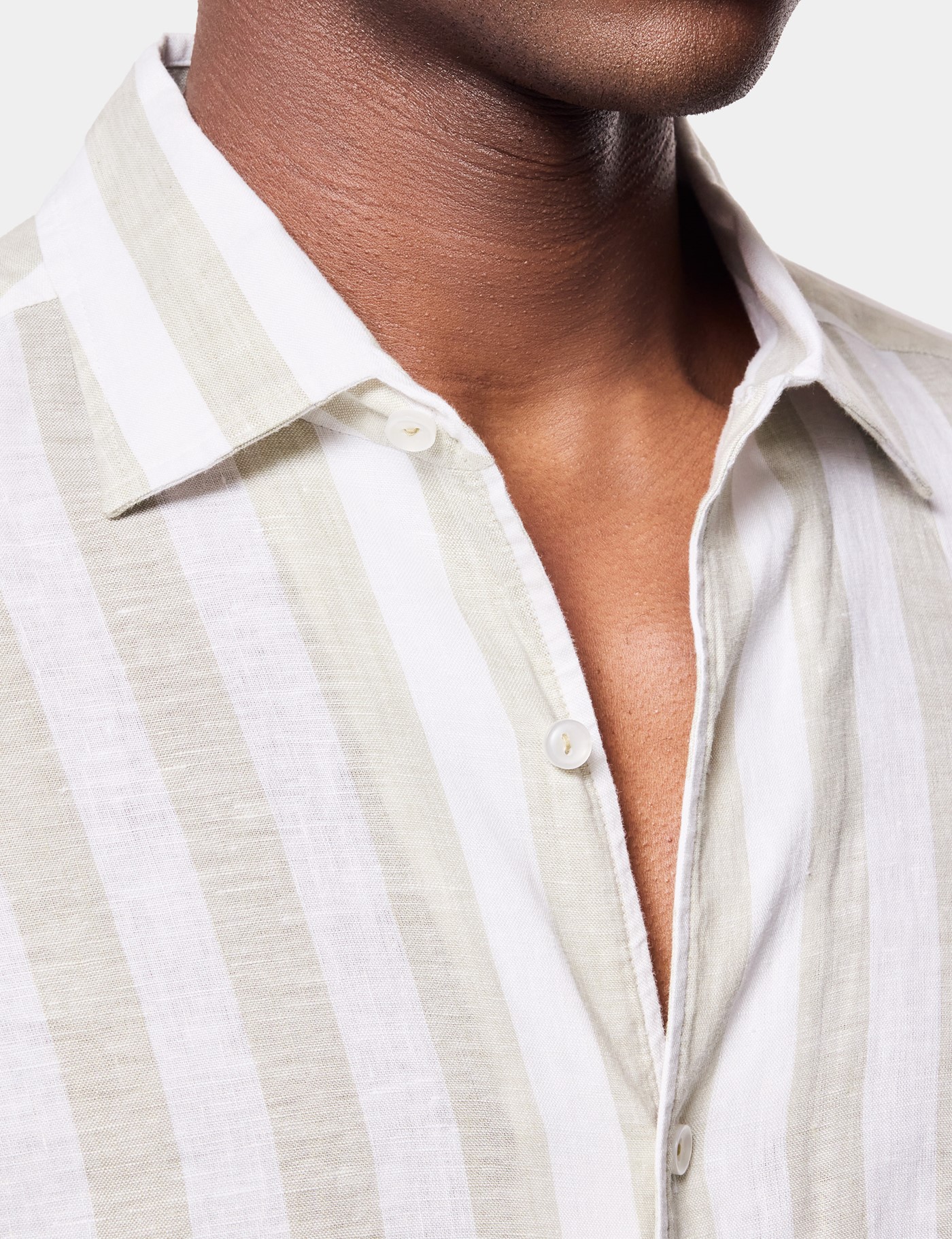 Hawes & Curtis Sage Green & White Wide Stripe Linen Shirt Size: Large | Long image 3